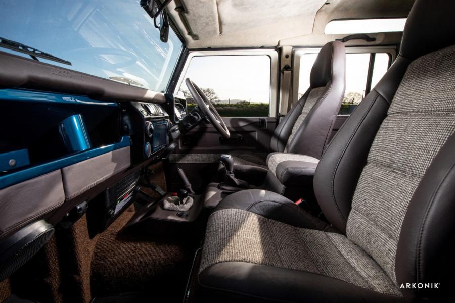 Интерьер Land Rover Defender 110 UJO by Arkonik 2020 года  (фото 14 из 27)